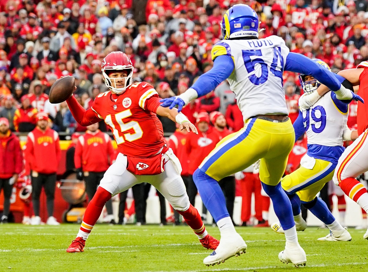 Patrick Mahomes Kansas City Chiefs Super Bowl odds favorites Buffalo Bills