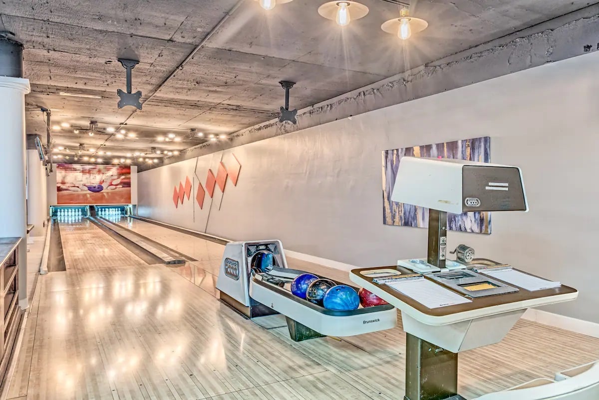 Bowling Villa Airbnb