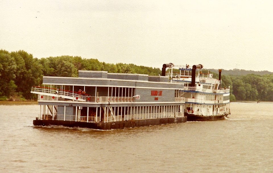 Diamond Lady pushing barge