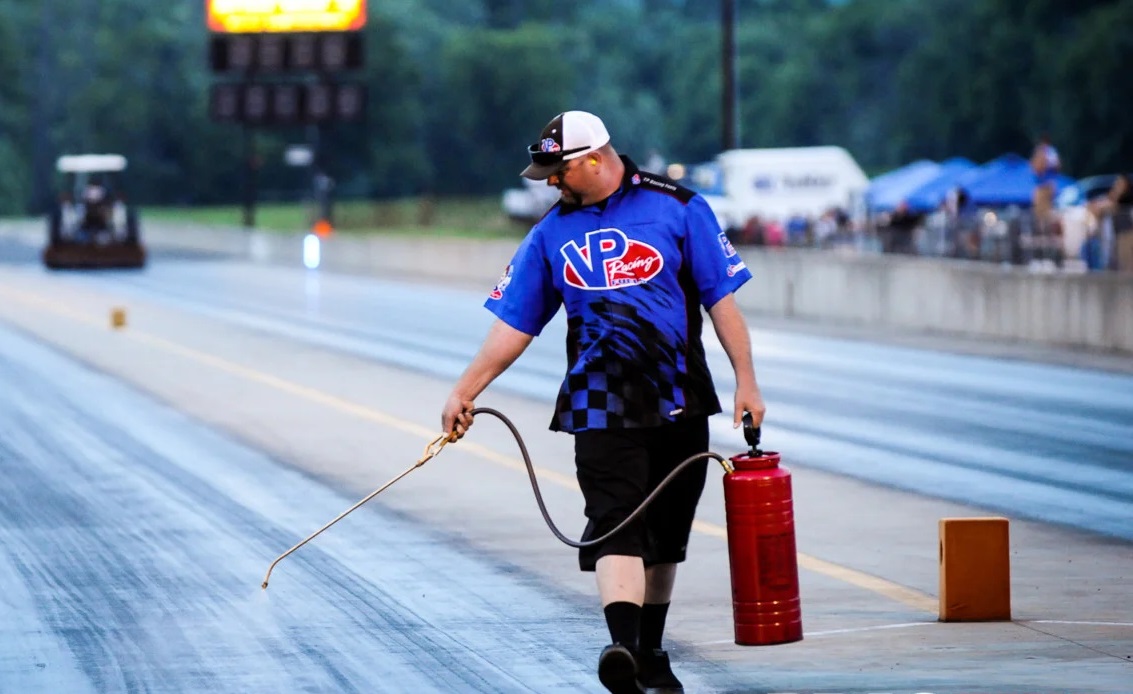 Traction compound drag racing