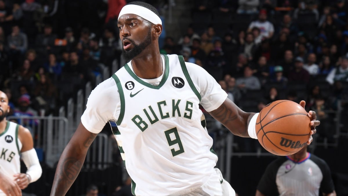 Milwaukee Bucks Center/Forward Bobby Portis Out with Injury 3 Bobby Portis Milwaukee Bucks Knee Injury