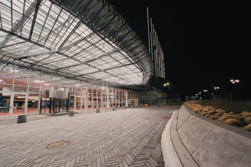 Pickering Casino Opens Hotel, 500M Toronto Resort Nearly Complete