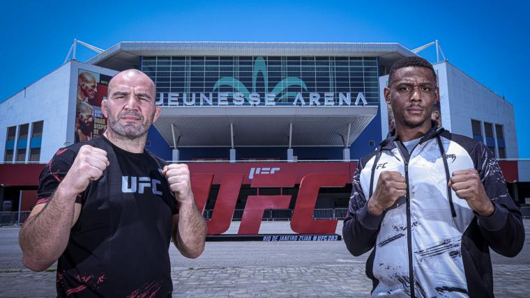 Glover Teixeira and Jamahal Hill pose ahead of their UFC 283 fight