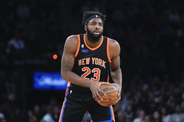 Knicks Center Mitchell Robinson thumb injury surgery Hartenstein Toppin