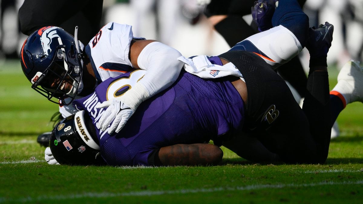 Lamar Jackson Knee Injury Baltimore Ravens QB Status AFC Wild Card Playoffs Bengals