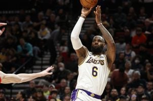 LeBron James Los Angeles Lakers NBA scoring title record break Kareem Abdul-Jabbar