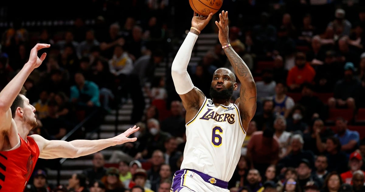 LeBron James Los Angeles Lakers NBA scoring title record break Kareem Abdul-Jabbar