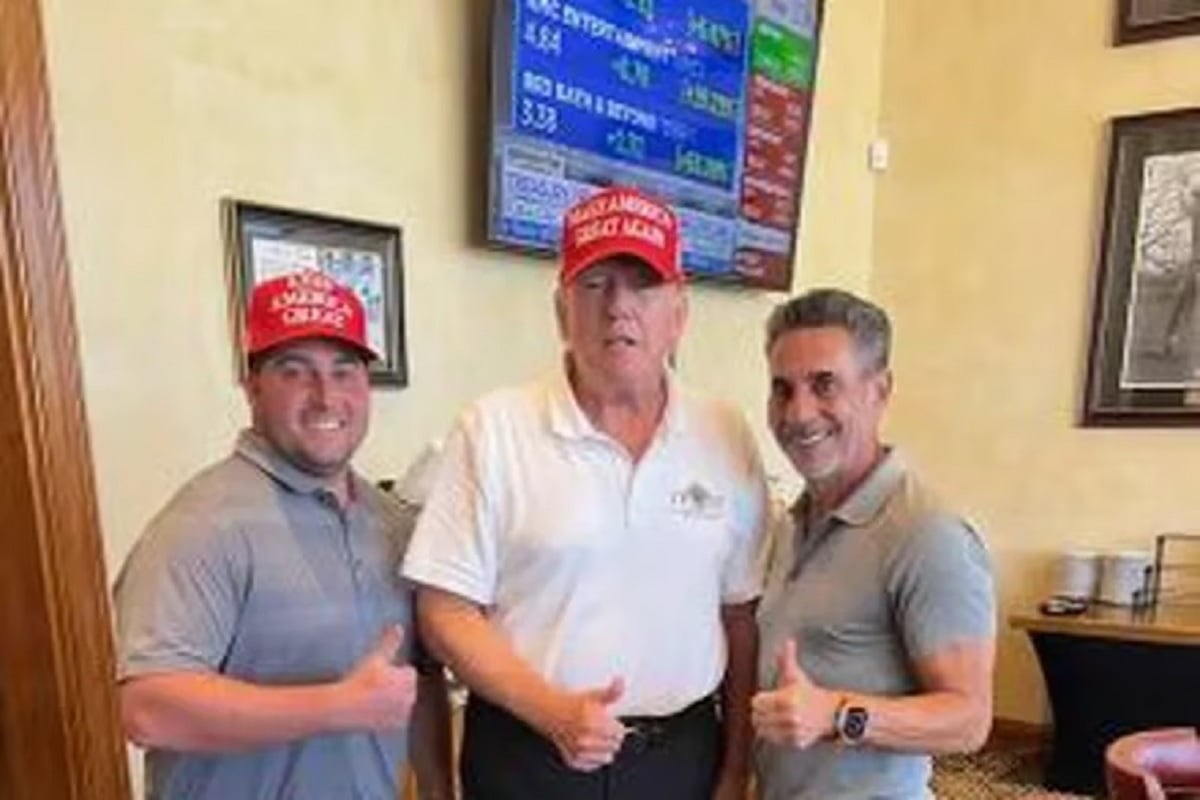 Photo of Trump Snapped with Philly Mob Boss Joey Merlino