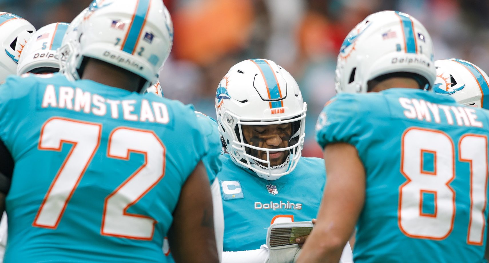 NFL s Week 17 Sunday Games Have Teams Fighting To See The Postseason nfl-s-week-17-sunday-games-have-teams-fighting-to-see-the-postseason