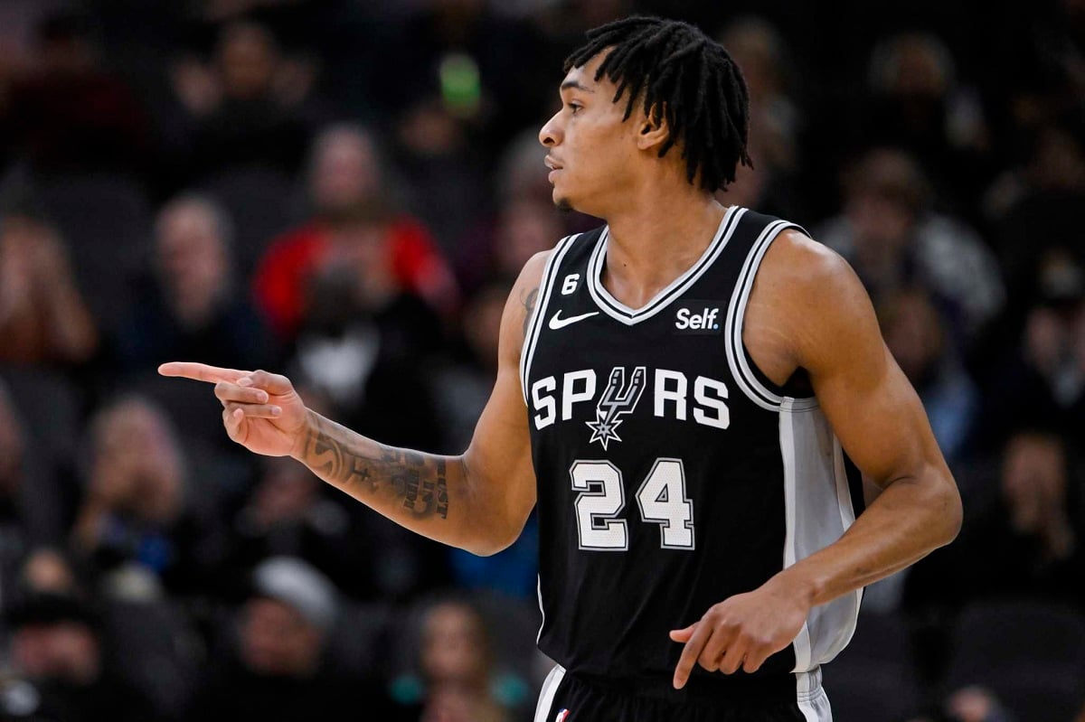 San Antonio Spurs Devin Vassell knee surgery injury 