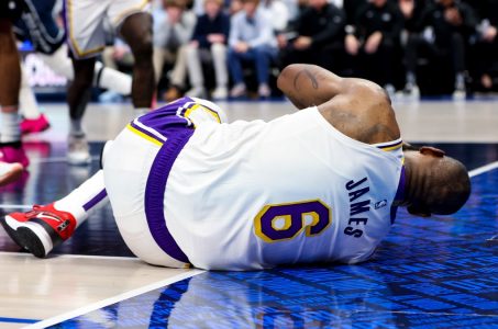 LeBron James foot injury out indefinitely LA Lakers playoffs bubble miss