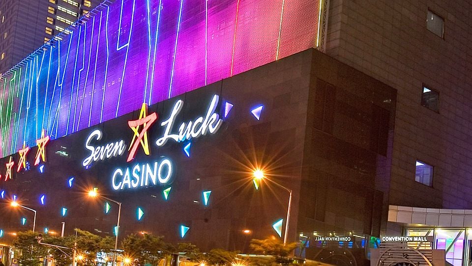 A Grand Korea Leisure Seven Luck casino in South Korea at night