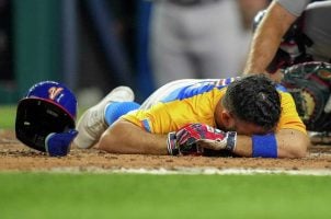 Jose Altuve thumb injury Venezuela Houston Astros surgery