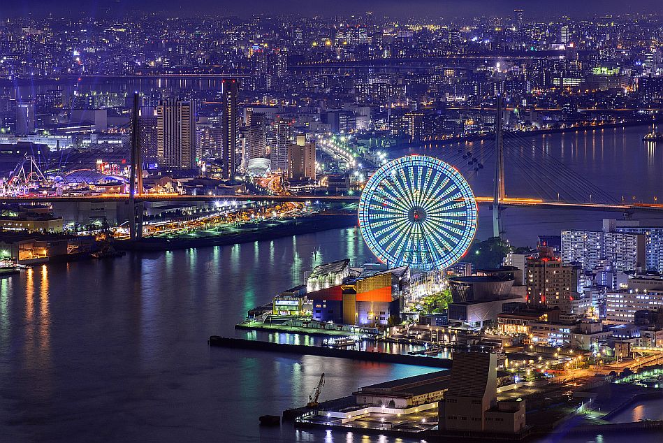 The ferris wheel at Tempozan Harbor Village in Osaka, Japan lit up at night