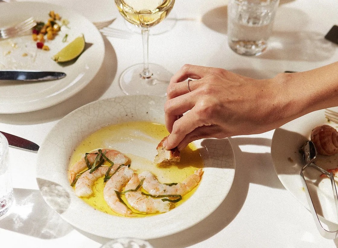 VEGAS RESTAURANT ROUNDUP: LPM Levitates Cosmo, Flanker Opens, The Dorsey Dies