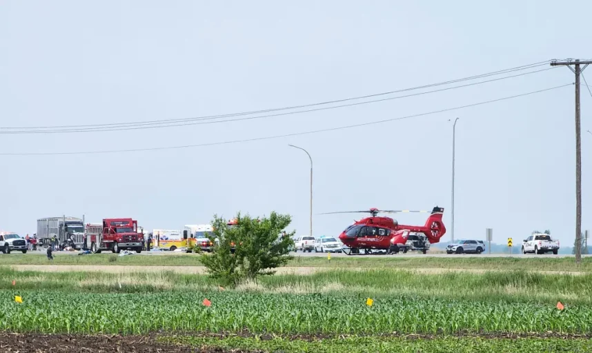 Kendaraan darurat di lokasi kecelakaan fatal di Kanada