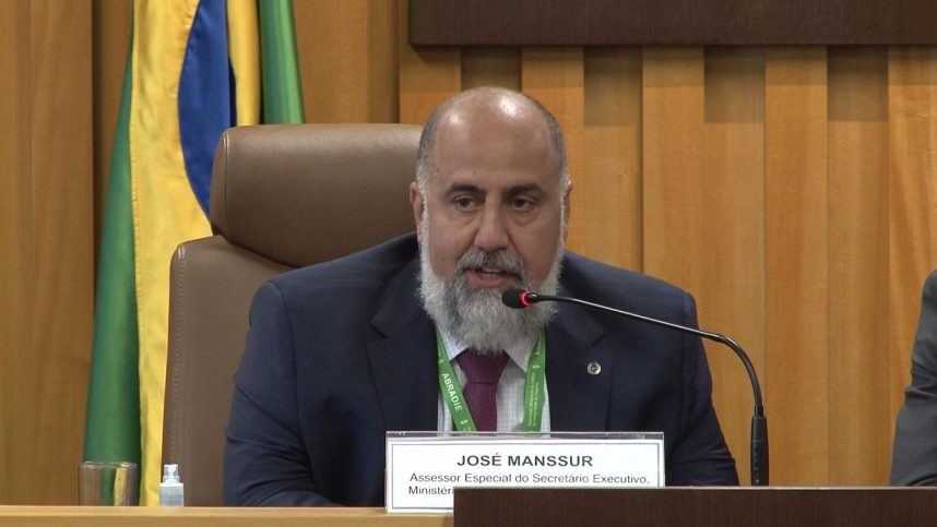 José Francisco Manssur speaks at the 2nd Brazilian Integrity Summit in May