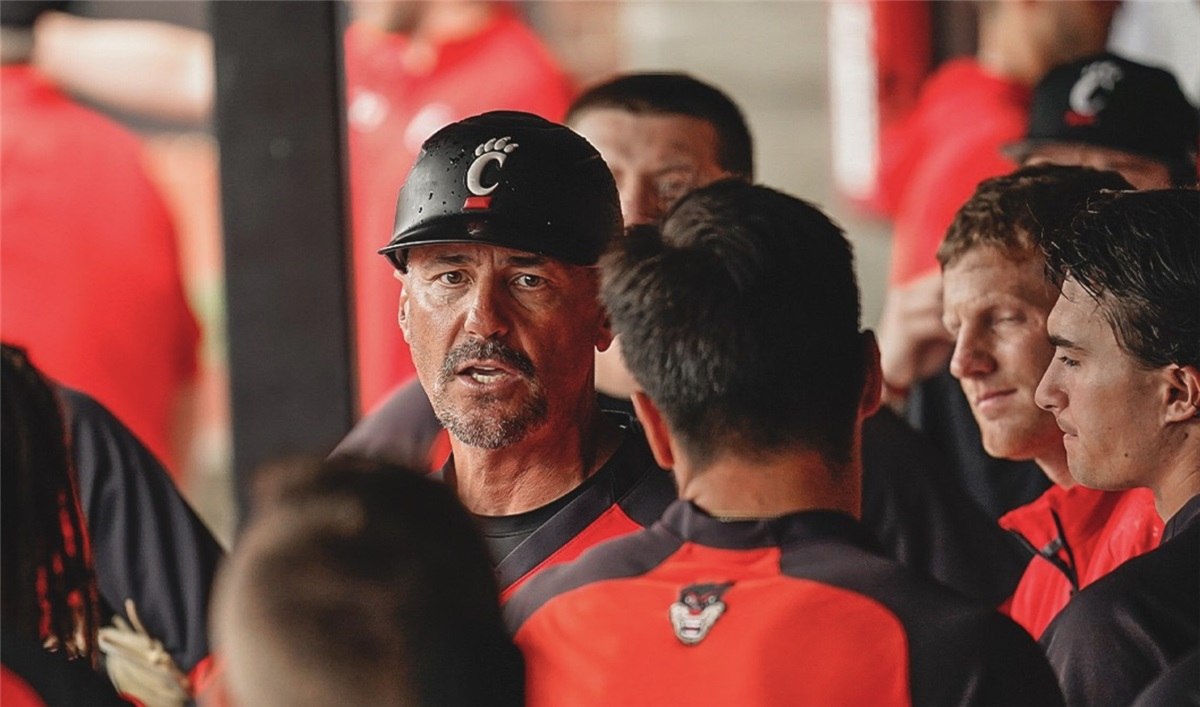 Photo of Cincinnati Baseball Coach Scott Googins Resigns in Wake of College Betting Scandal