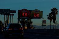 Powerball Continues to Dodge Players, Jackpot Grows to $900M