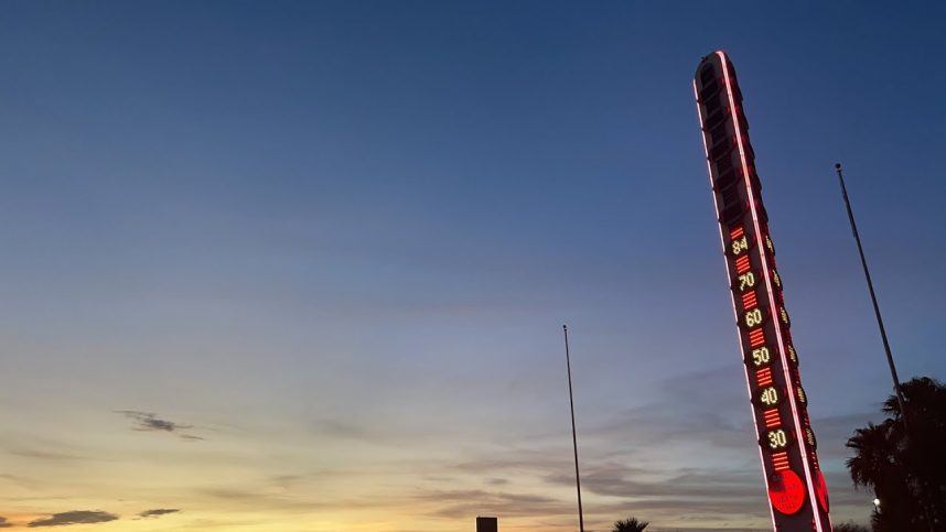World's Tallest Thermometer, Baker, desert, Las Vegas