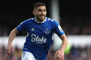 Everton soccer player Neal Maupay on the field