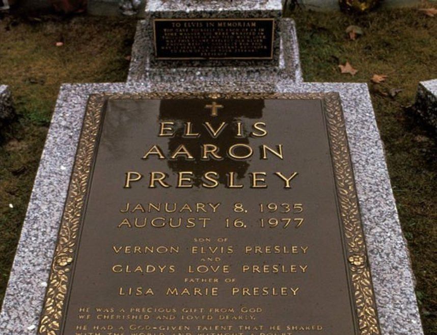 Elvis Aaron Presley, Aron, gravestone, Graceland, tombstone, Aug. 16, 1977