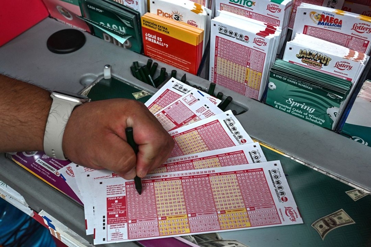 Mega Millions Powerball lottery jackpots