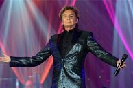 Barry Manilow Dethrones the King in Las Vegas