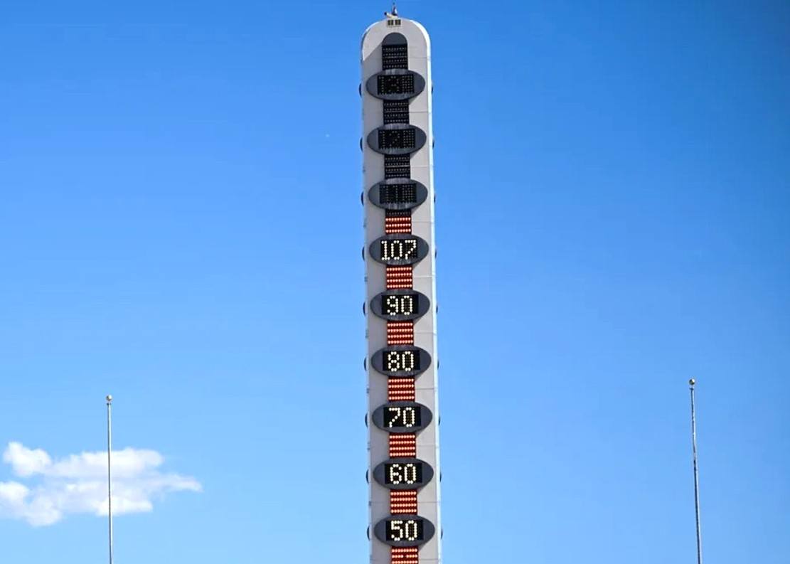 The World's Tallest Thermometer 
