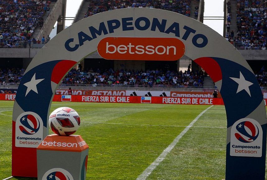 Betsson branding on a soccer field for Chile's First Division Championship games