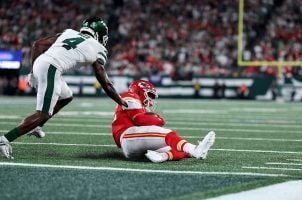 Patrick Mahomes Chiefs Slide Jets