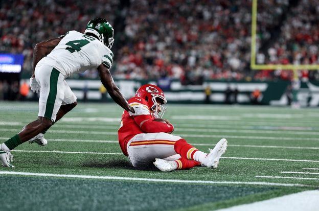 Patrick Mahomes Chiefs Slide Jets