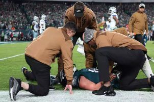 Eagles TE Dallas Goedert injury