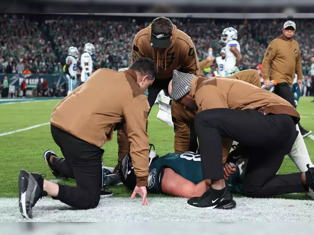 Philadelphia Eagles Injury Update TE Dallas Goedert (Forearm)