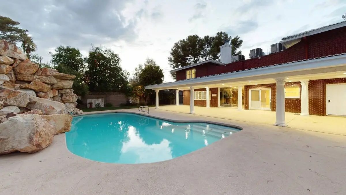 Jerry Lewis’ Vegas Home Sells in Foreclosure for 2M