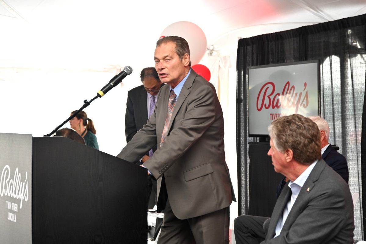 Rhode Island President Says iGaming Solves Smoking Debate