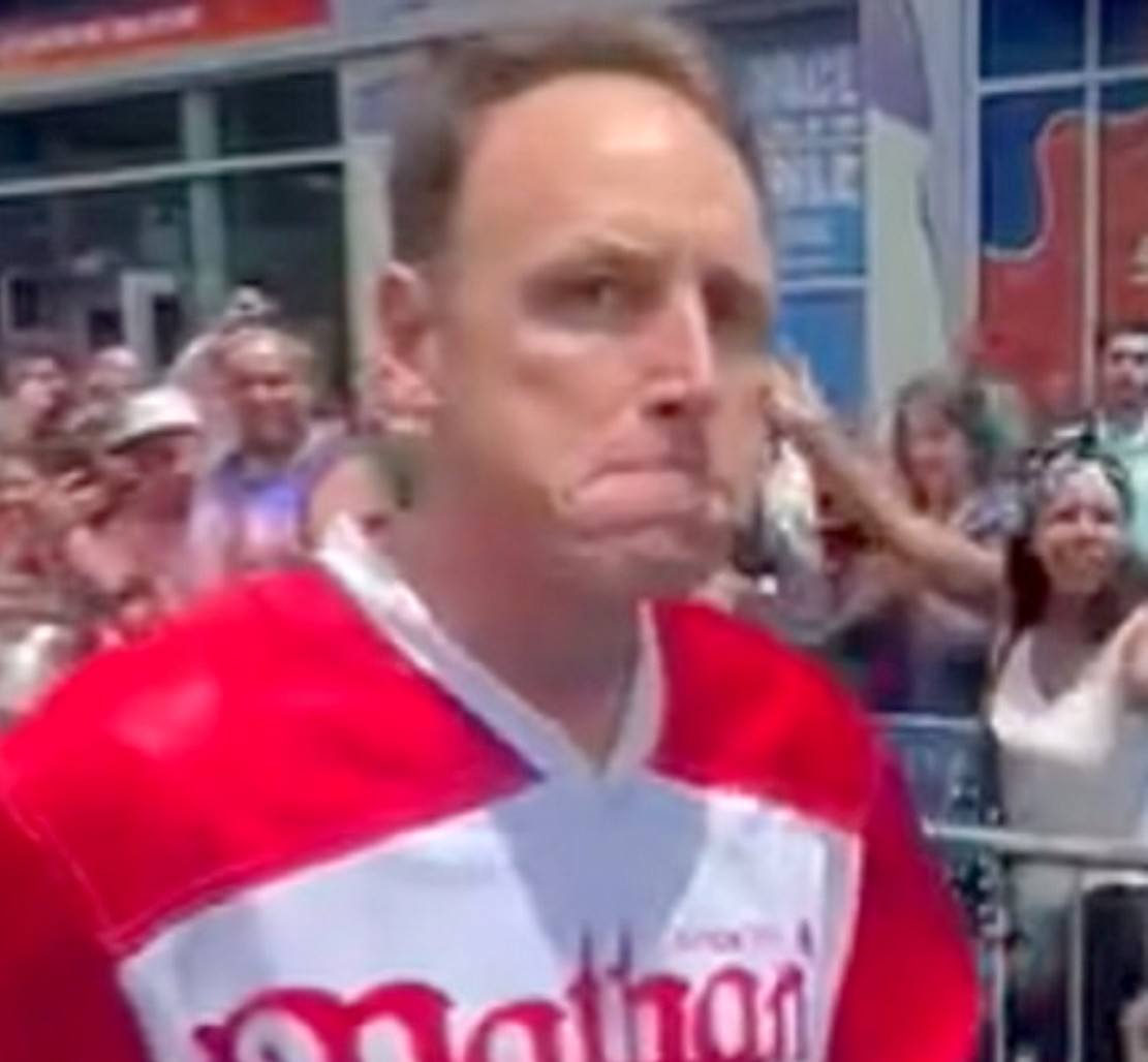 EAT YOUR FACEOFF Joey Chestnut Enters Las Vegas BagelEating