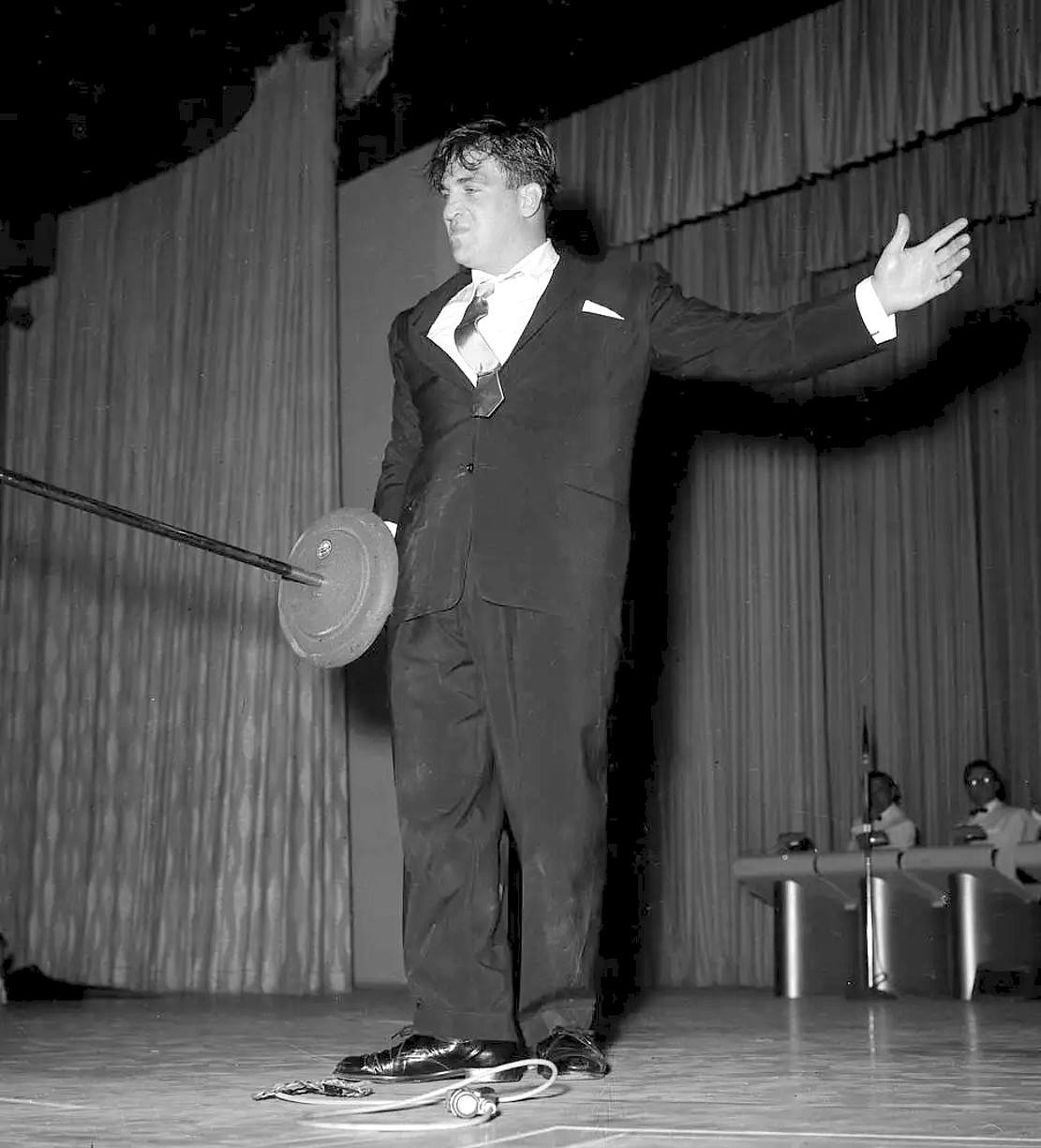 iconic-las-vegas-entertainer-shecky-greene-passes-away-at-age-97