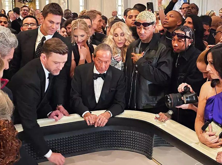 Celebs Overflow Fountainebleau Las Vegas Opening