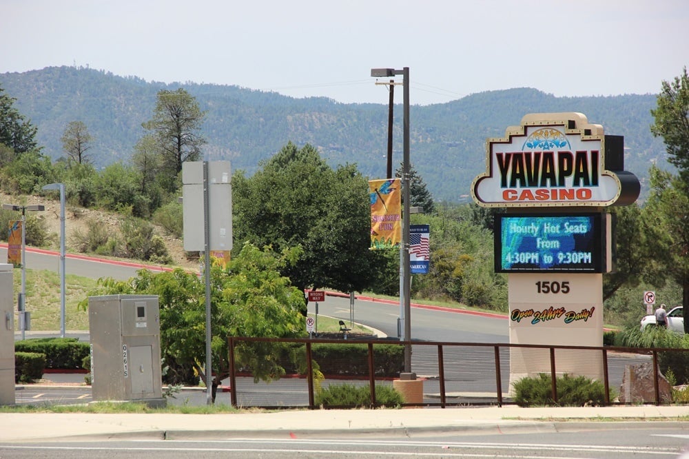 Photo of Mystery Web Personality ‘Clue Heywood’ Hits All 26 Arizona Casinos in 48 Hours