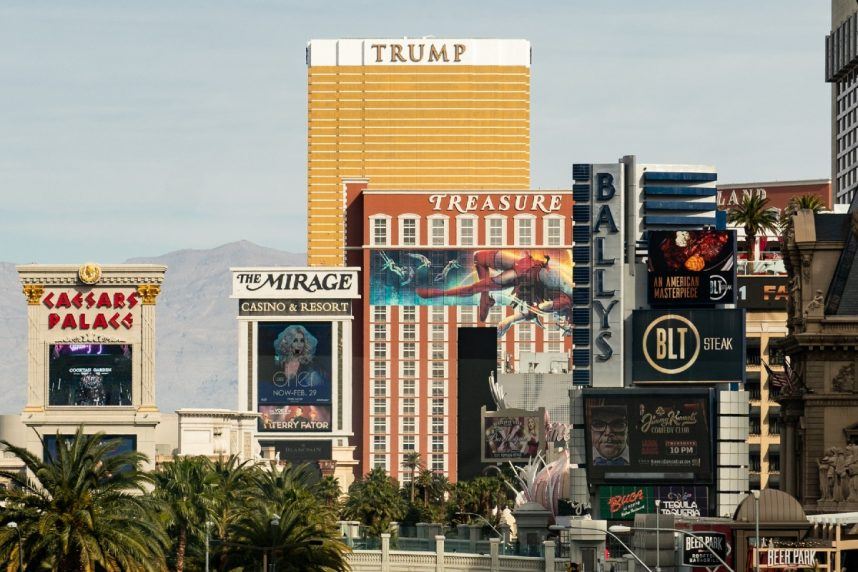 Donald Trump hotel resort liquor license