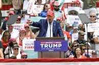 Trump Tells Vegas Crowd He’ll Dump Taxes on Casino Tips