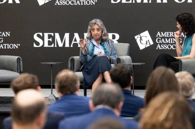 Dina Titus casino smoking