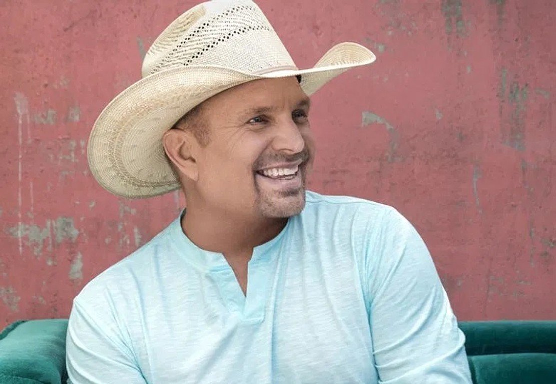 Garth Brooks 2024 Caesars Vanya Jeanelle