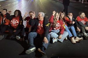 Culinary Union picketers