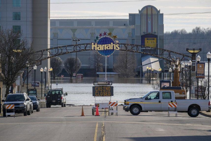 Harrah's Metropolis Ohio River flooding