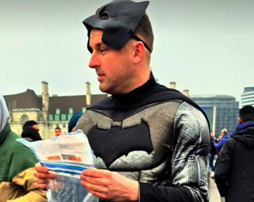 Westminster Bridge scam, cup-and-ball con, Batman and Robin police, UK undercover sting