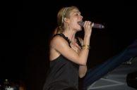 LeAnn Rimes Suffers Dental Breakdown at Casino Show