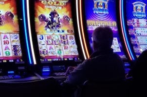 Illinois casino revenue GGR