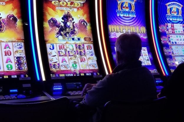 Illinois casino revenue GGR